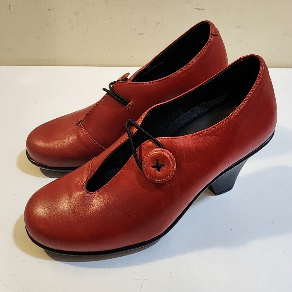 DROMEDARIS Red Leather Upper Chunky Shoes size 36 (6.5)